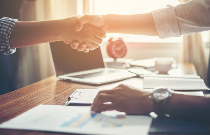 Corretores de imóveis parceiros: vantagens e desafios